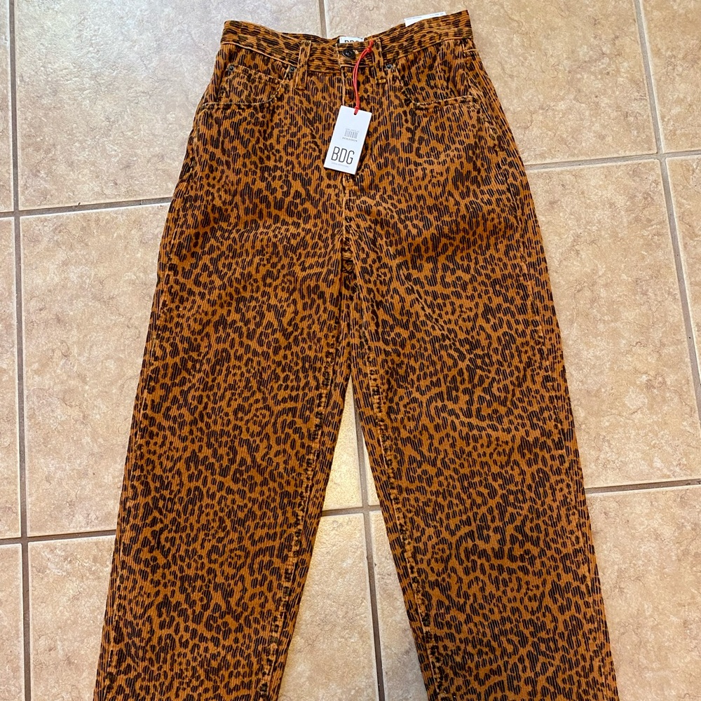 BDG Urban Outfitters Leopard Corduroy Baggy Boyfriend Jeans SIZE: W28 L32 - Picture 8 of 11